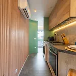 1-br Quiet Setting Near Center *