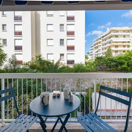 1-br Quiet Setting Near Center Cannes