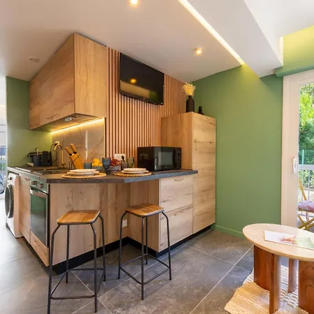 1-br Quiet Setting Near Center Appartement